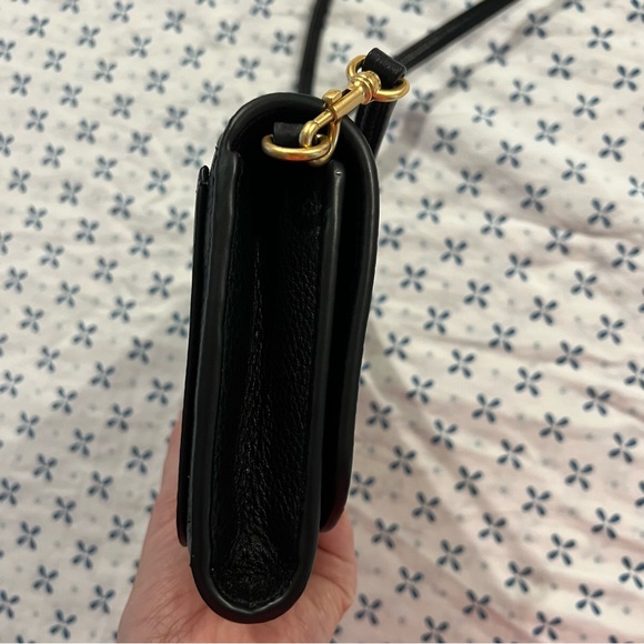 Like NEW Tory Burch crossbody - Picture 2 of 15